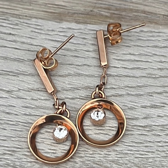 Cyn Crystal Rose Gold Earrings. - Picture 4 of 5